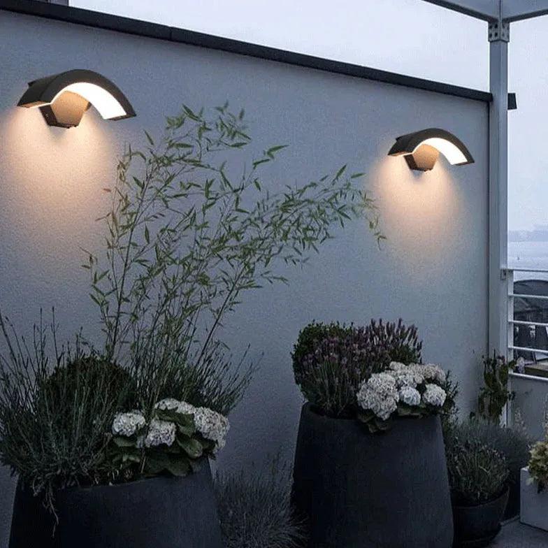 curved wall light black with sensor - Clowas