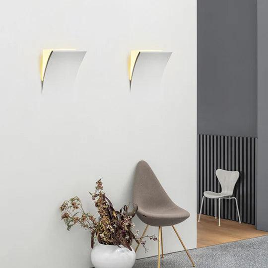 V-shaped modern white recessed wall light - Clowas