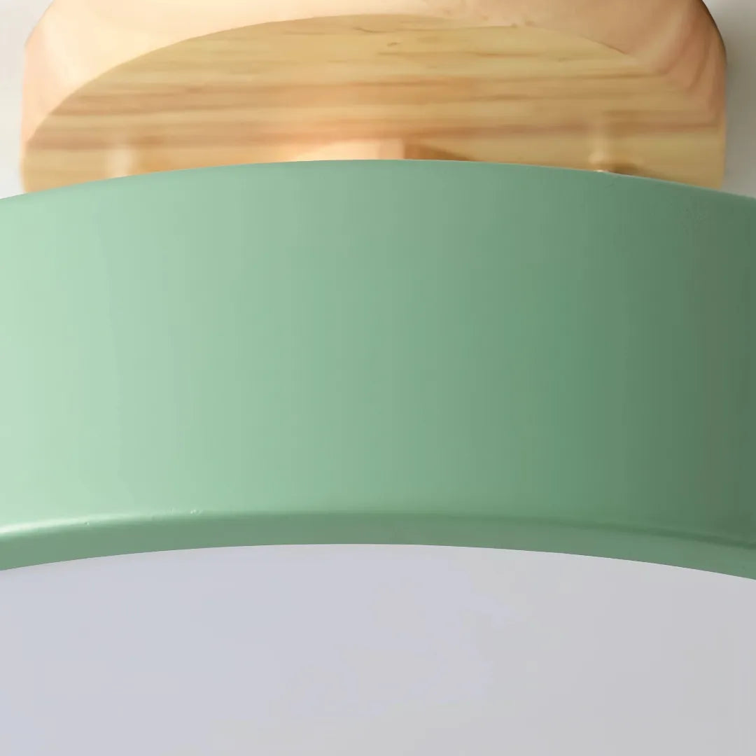 Close-up of the wooden detail and acrylic diffuser