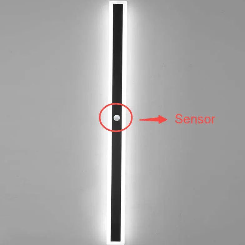 Black Linear LED Outdoor Wall Light - Clowas