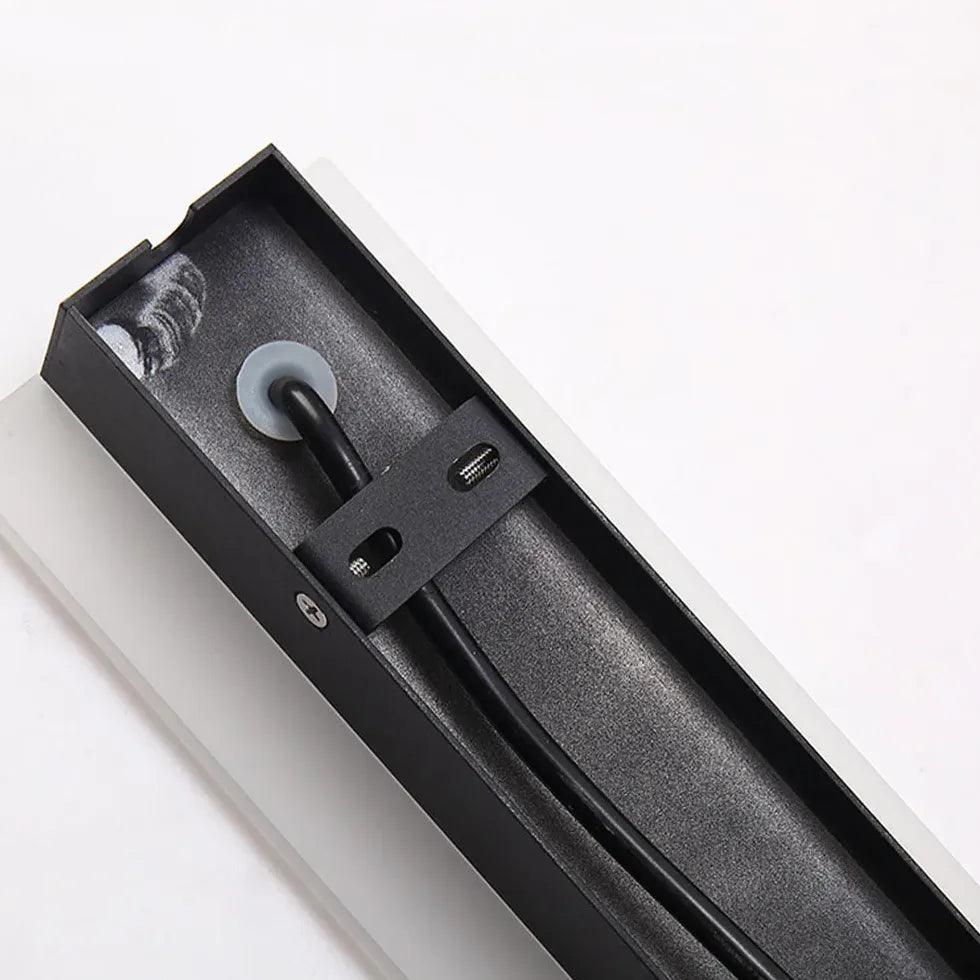 Black Linear Metal Outdoor Wall Lamp - Clowas