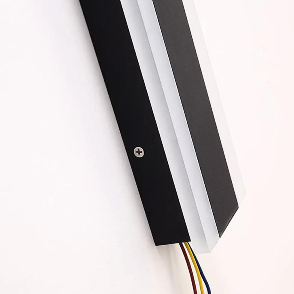 Black Linear Metal Outdoor Wall Lamp - Clowas