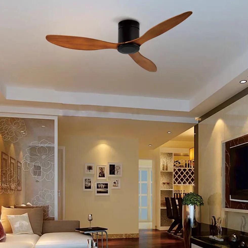 White living room with three-blade fan light - Clowas